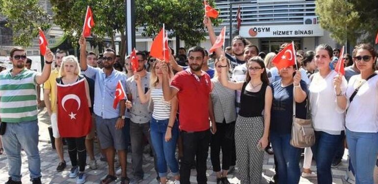 Doktorlardan Sonra Akademisyenler de Yurt Dışına Gitmeye Başladı.