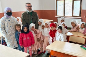 Dünya Uygur Kurultayı'ndan Yardım Arayan Uygur Mülteciler