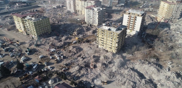 Ebrar Sitesi 1400 kişiye mezar olmuştu: Gözyaşları içinde isyan ettiler