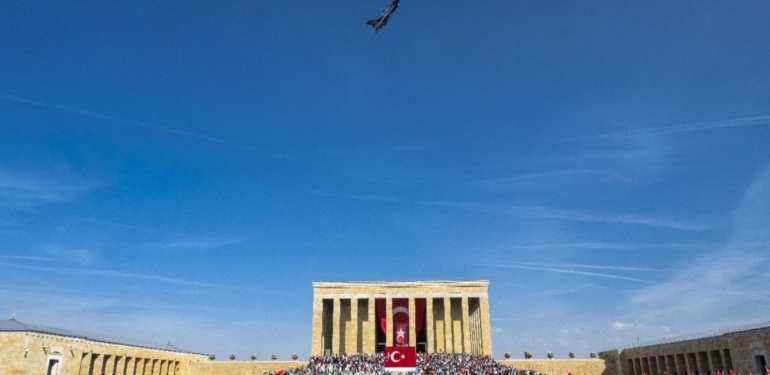 7’den 77’ye Ata’ya koştular