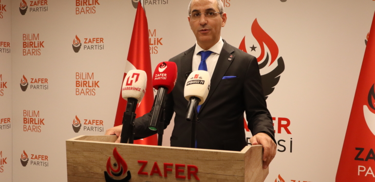 Uğur Batur, “İki vatansever gazetecinin saçları kazındı”