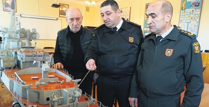 İki devlet tek millet iki üniversite tek tip asker