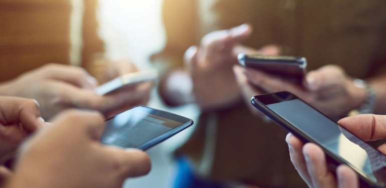 Öğrencilere cep telefonu, bilgisayar ve internet desteği için başvuru şartları açıklandı