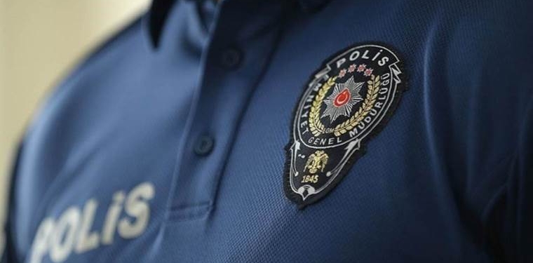 Ankara’da acı olay: Polis memuru yere düşürdüğü silahının ateş alması sonucu hayatını kaybetti