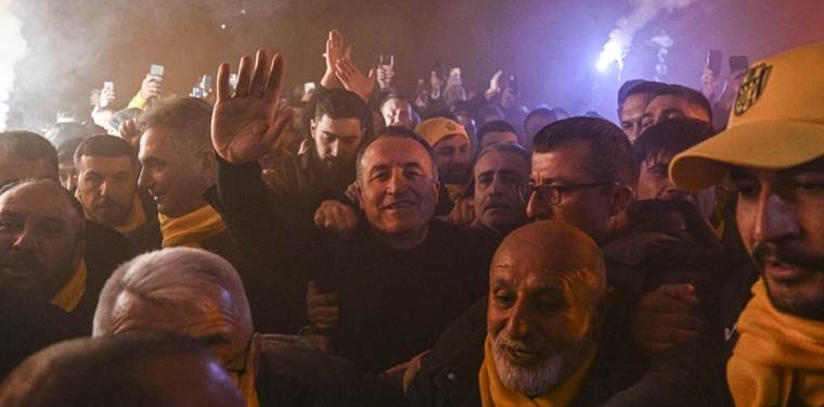 Faruk Koca’ya Ankaragücü taraftarından coşkulu karşılama!