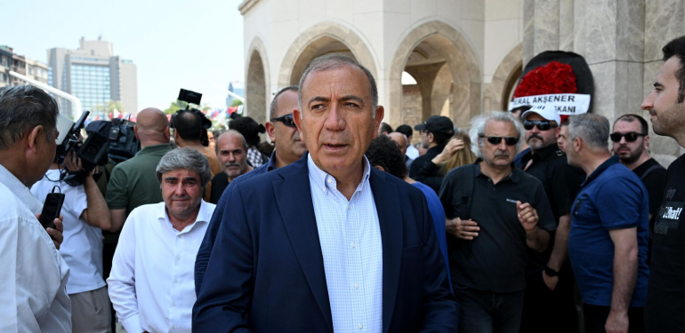 Gürsel Tekin CHP’den istifa etti