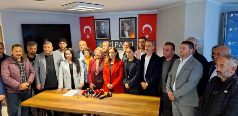İYİ Parti Trabzon İl Başkanlığı’nda İstifalar Nedeniyle İl Yönetimi Düştü