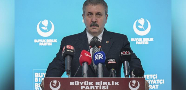 BBP Başkanı Destici: DEM Parti’nin yani PKK’nın partisinin belediyesine kayyım atanmasını destekliyorum