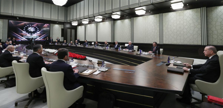 Sabah başka Hürriyet başka yazdı: Kırmızı Kitap’ta ‘Parelel Yapı’ bilmecesi