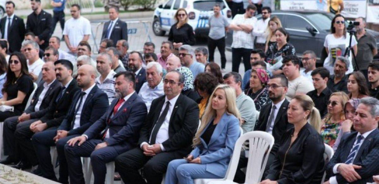 Sinan Oğan, bir avuç kitleye konuştu