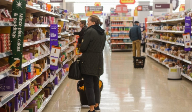 Turhan Çömez: Londra’da fiyatlar ucuz maaşlar yüksek