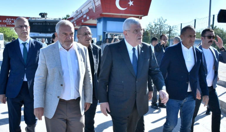 Ülkü Ocakları yöneticileri, eski Ülkü Ocakları başkanlarını hedef aldı