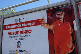 yusuf-dikec-pozu-memleketi-kahramanmarasta-billboardlari-susledi-gvCxOsgq.jpg