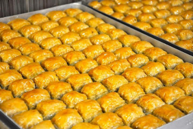 unlu-baklava-markasinin-sahibi-isyan-etti-baklava-pahali-degil-bir-cayi-50-liraya-aliyorum-Xhuq6jx7.jpg