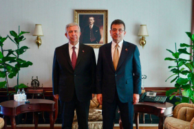 ekrem-imamoglu-ile-mansur-yavas-gorustu-saldirilara-karsi-tek-yumruguz-yJ9jlPIS.jpg