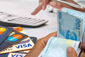 vatandas-borcunu-odeyemiyor-kredi-karti-batigi-buyuyor-10-ayda-30-milyar-tl-takibe-dustu-5ysCM3UB.jpg