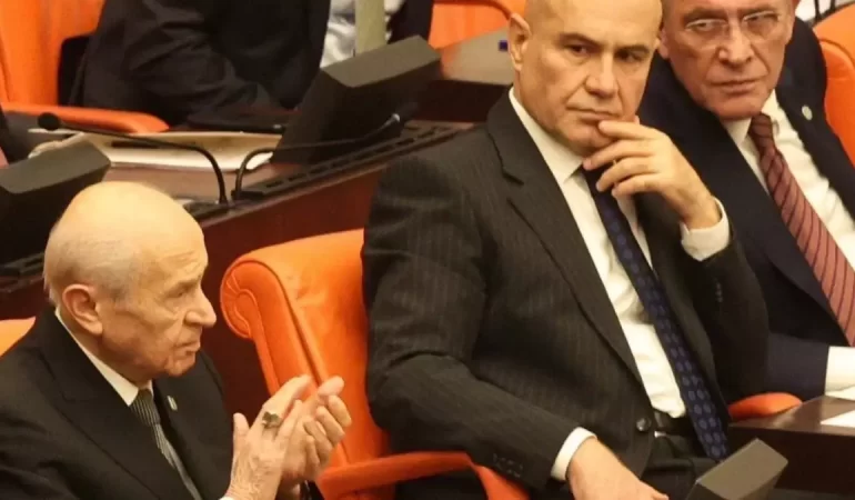 Müsavat Dervişoğlu ve Turhan Çömez’in Bahçeli’ye bakışı olay oldu