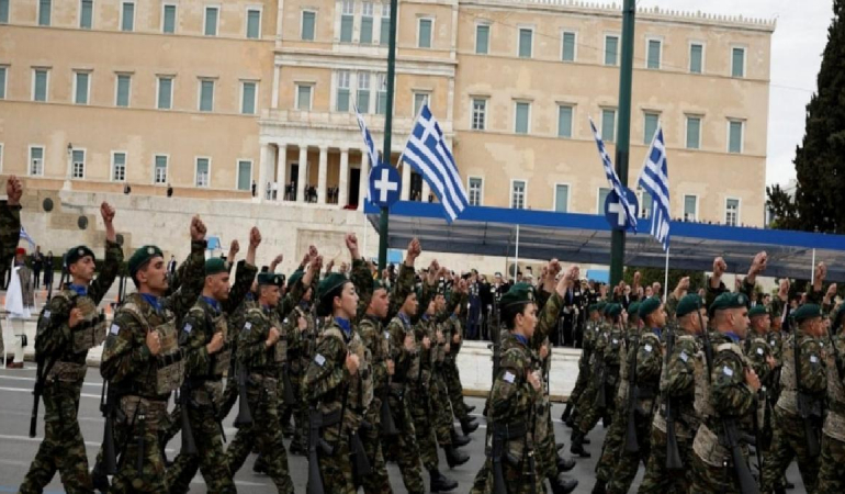 Orduya 25 milyar euroyu yetiştiremiyen Yunanistan, askeri mülkleri satıyor