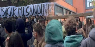 protesto-gosterileri-yayiliyor-liseler-ayakta-uIXPsrXG.jpg