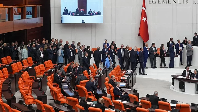 Son Dakika… Erdoğan’a ordudan ihraç yetkisi veren düzenlemede geri adım atıldı