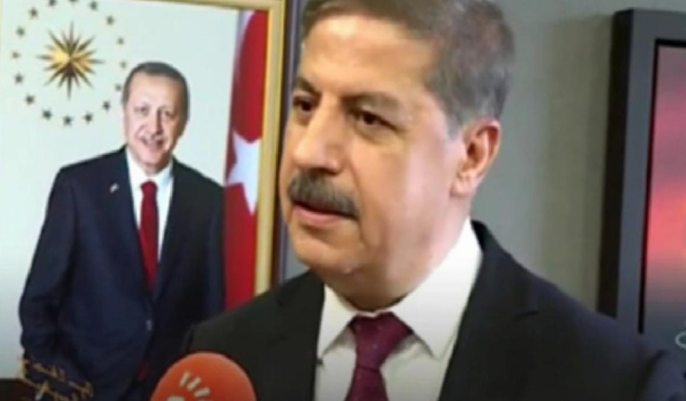 AKP’li vekil Barzani’nin kanalında Öcalan’a övgüler yağdırdı