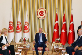 erdogan-soluna-onu-oturttu-siyasete-geri-mi-donuyor-jhYtQzSq.jpg
