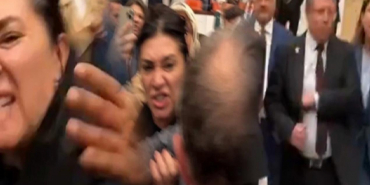 meclis-birbirine-karisti-akpli-vekiller-muhalefete-saldirdi-jnMEzkBe.jpg