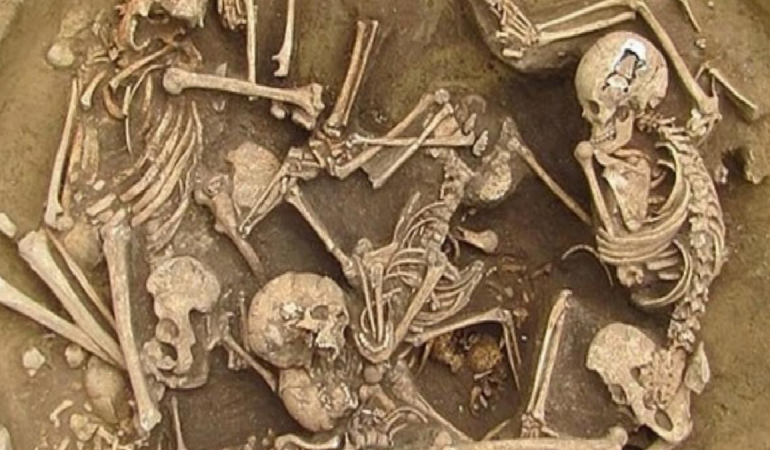 6 bin yıl önce işkence görmüş askerler çukurdan çıkarıldı