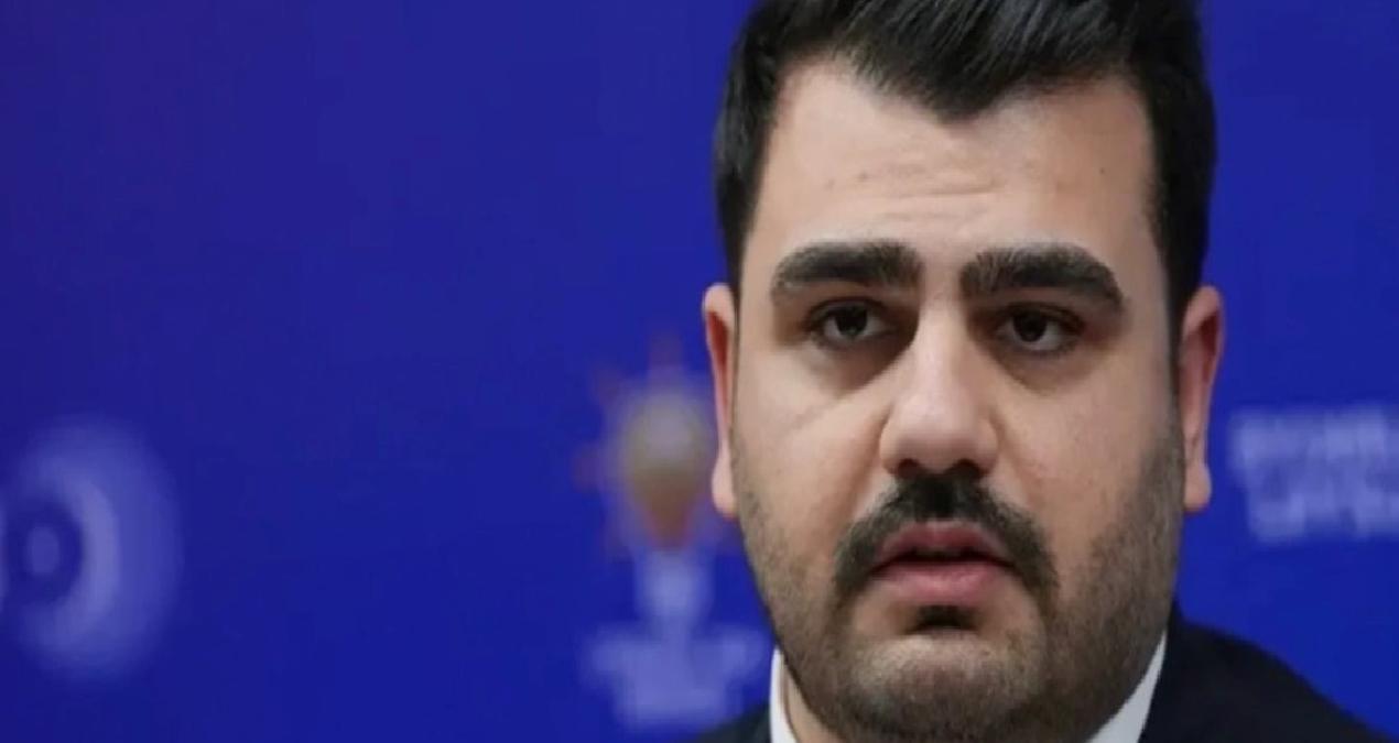 akpli-vekilden-kendi-mahallesine-erdogan-ayari-satafatli-dekorlarla-susleyip-altin-varakli-masalar-kirmizi-taht-koltuklar-arasinda-1KSHyKKD.jpg