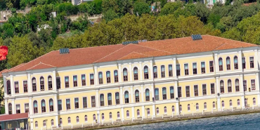 kapisindan-girenin-hayati-kurtuluyor-turkiyenin-en-iyi-liseleri-belli-oldu-pGP6AUkP.jpg