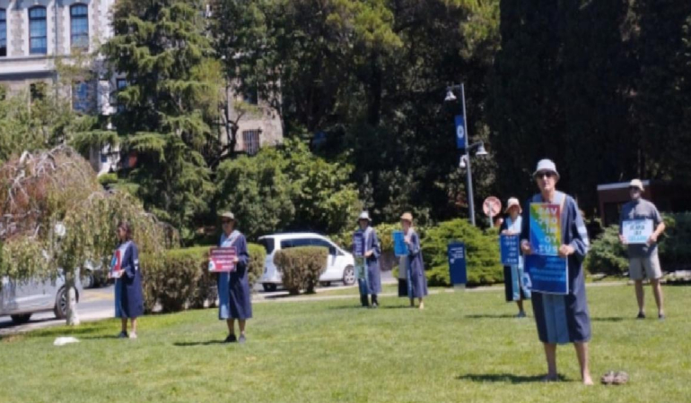 Boğaziçi Üniversitesi’nde öğrencilere kahve dağıtan profesöre soruşturma!