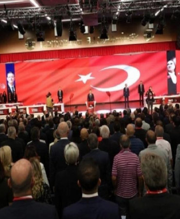chp-kurultayina-akpli-isim-bile-isyan-etti-kale-artik-iceriden-fethedilemiyor-WsmBZsp3.jpg