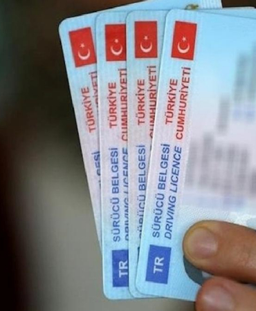 ehliyet-sahibi-olan-herkesi-ilgilendiriyor-bakan-sure-uzatilmayacak-diyerek-uyardi-As4hcDqU.jpg