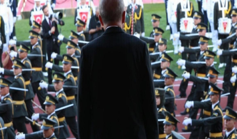 Harp okulları mezuniyet töreninde dizi müziği çalındı