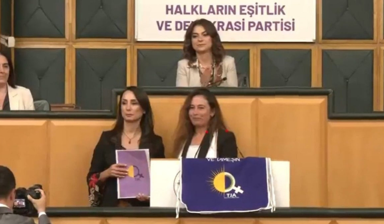 Cezaevinde 5 yıl yatan PKK’lı terörist Meclis kürsüsüne çıkartıldı