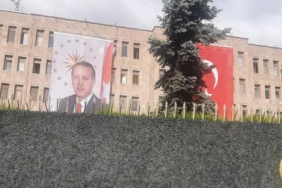 cumhuriyet-tarihinde-bir-ilk-29-ekim-icin-tsk-binasinda-erdoganin-da-posteri-asildi-EXPgnwDY.jpg