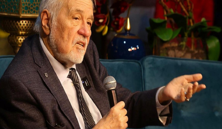 İlber Ortaylı’nın kızı: Babam kalp krizi geçirmedi, yoğun bakımda da değil