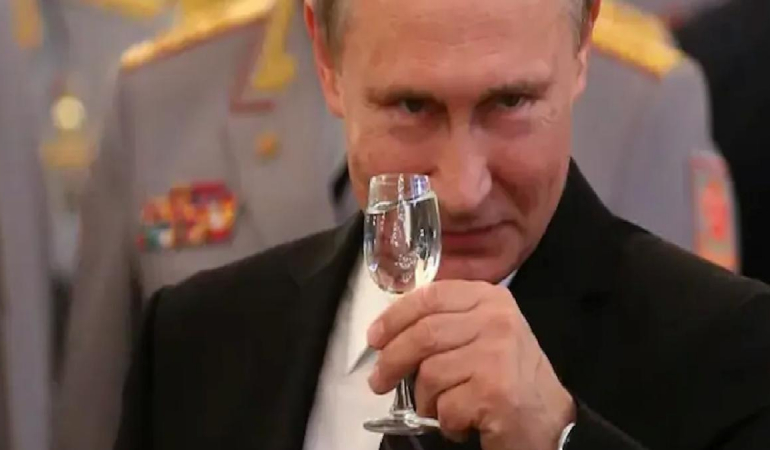 Rus gazeteci ülkeden kaçtı: ‘Putin’in haremini ortaya çıkardı’