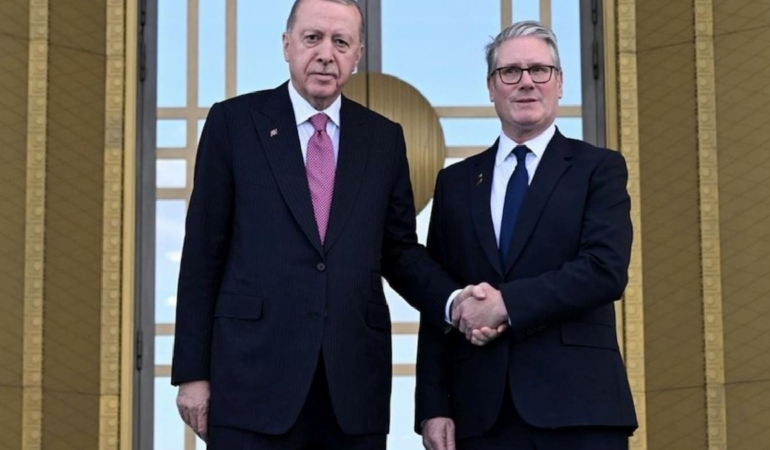 Türkiye’ye uçakları satan Starmer ülkesine müjdeyi verdi