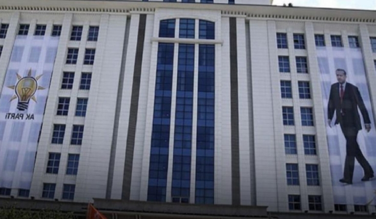 AKP koridorlarında moralleri bozan anket!